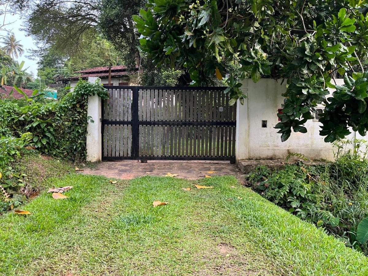 Villa Dinoos- Weligama Exterior photo