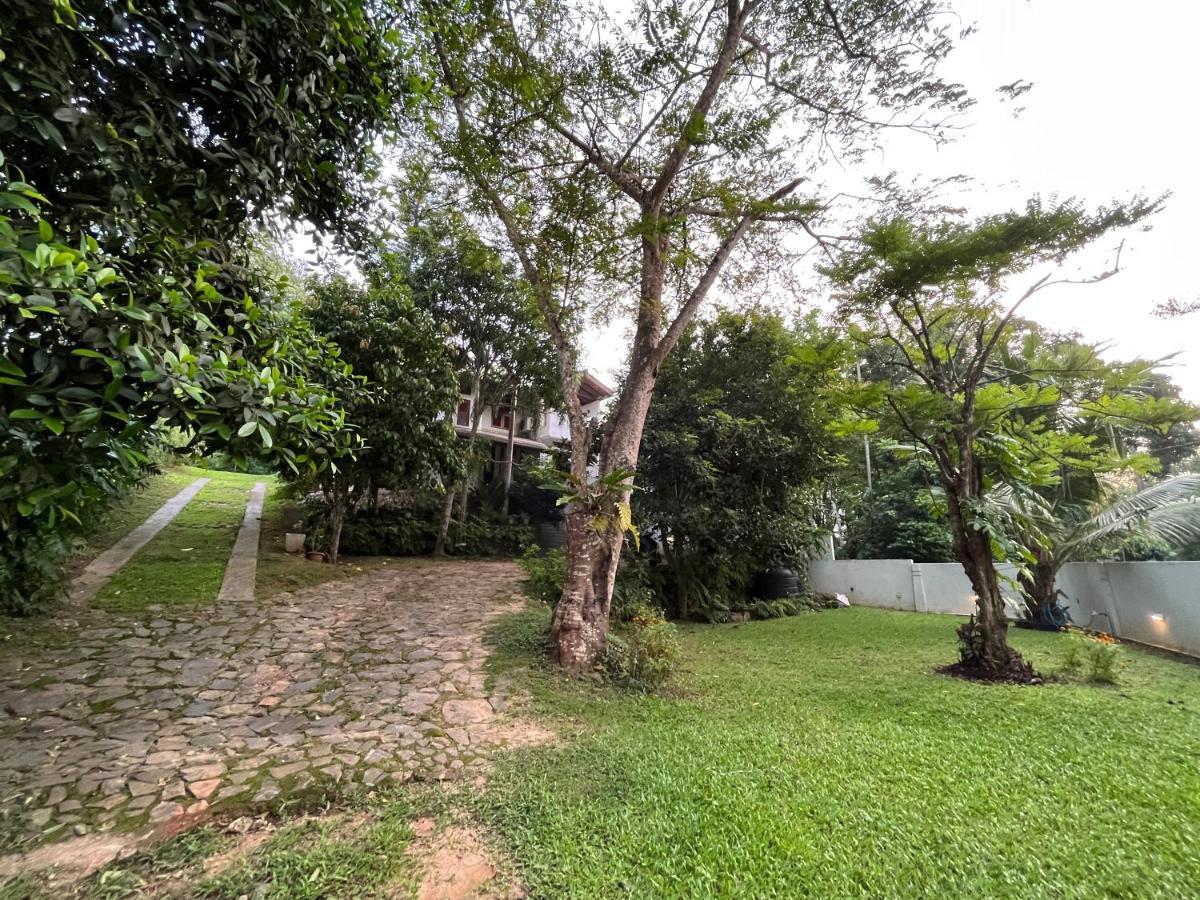 Villa Dinoos- Weligama Exterior photo